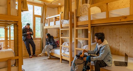 The Social Stays Manali Room Type - Bed in Deluxe 6 Bed Mixed Dormitory with Balcony and Valley View
