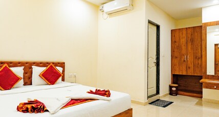 Hotel Rajdhani Inn & Suites Room Type - Deluxe AC Room