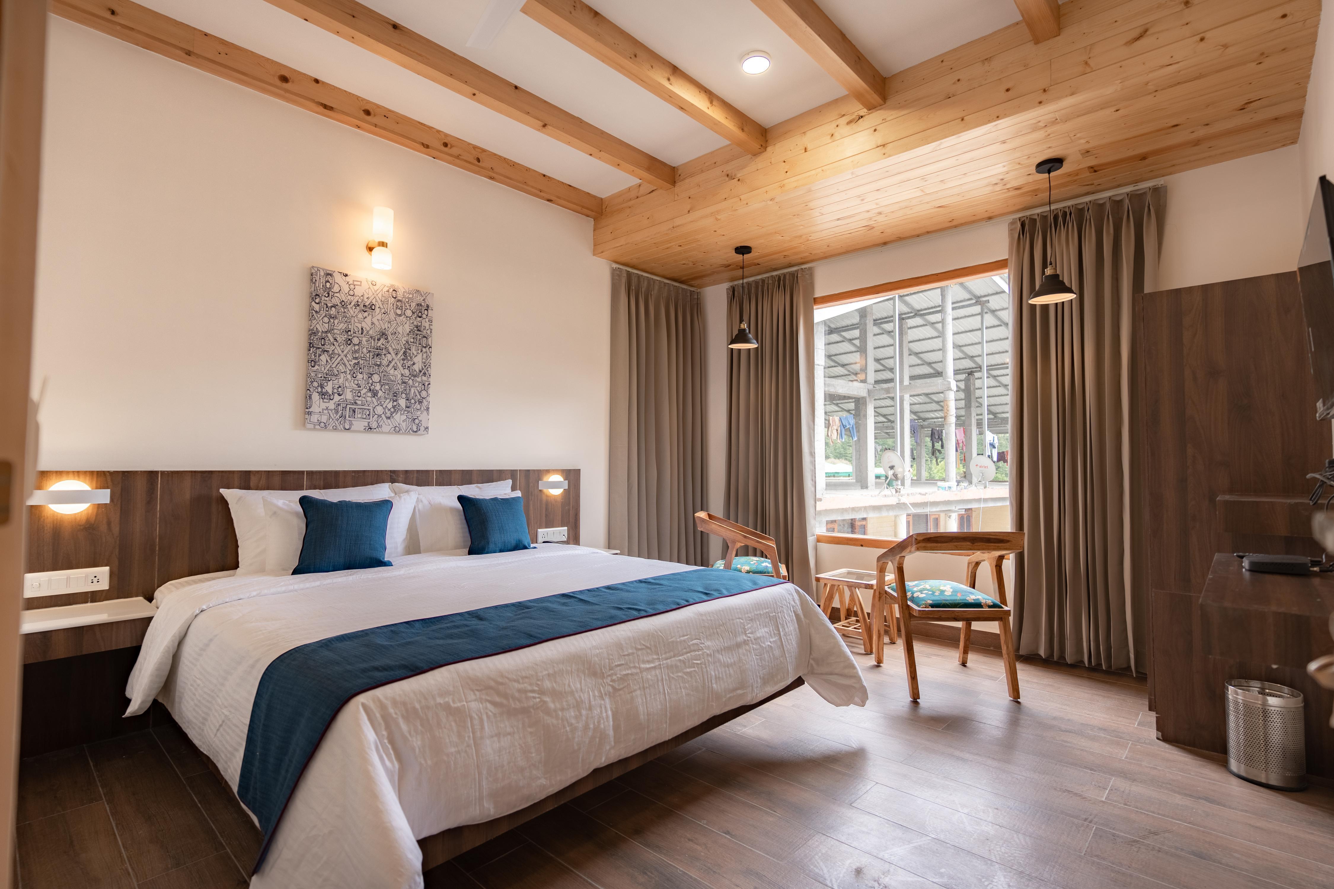 YAATO RETREAT - Tap to explore photos