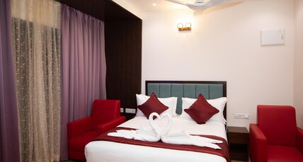 Hotel Silver Cle Hitech City Room Type - Deluxe Balcony Room with Kitchenette