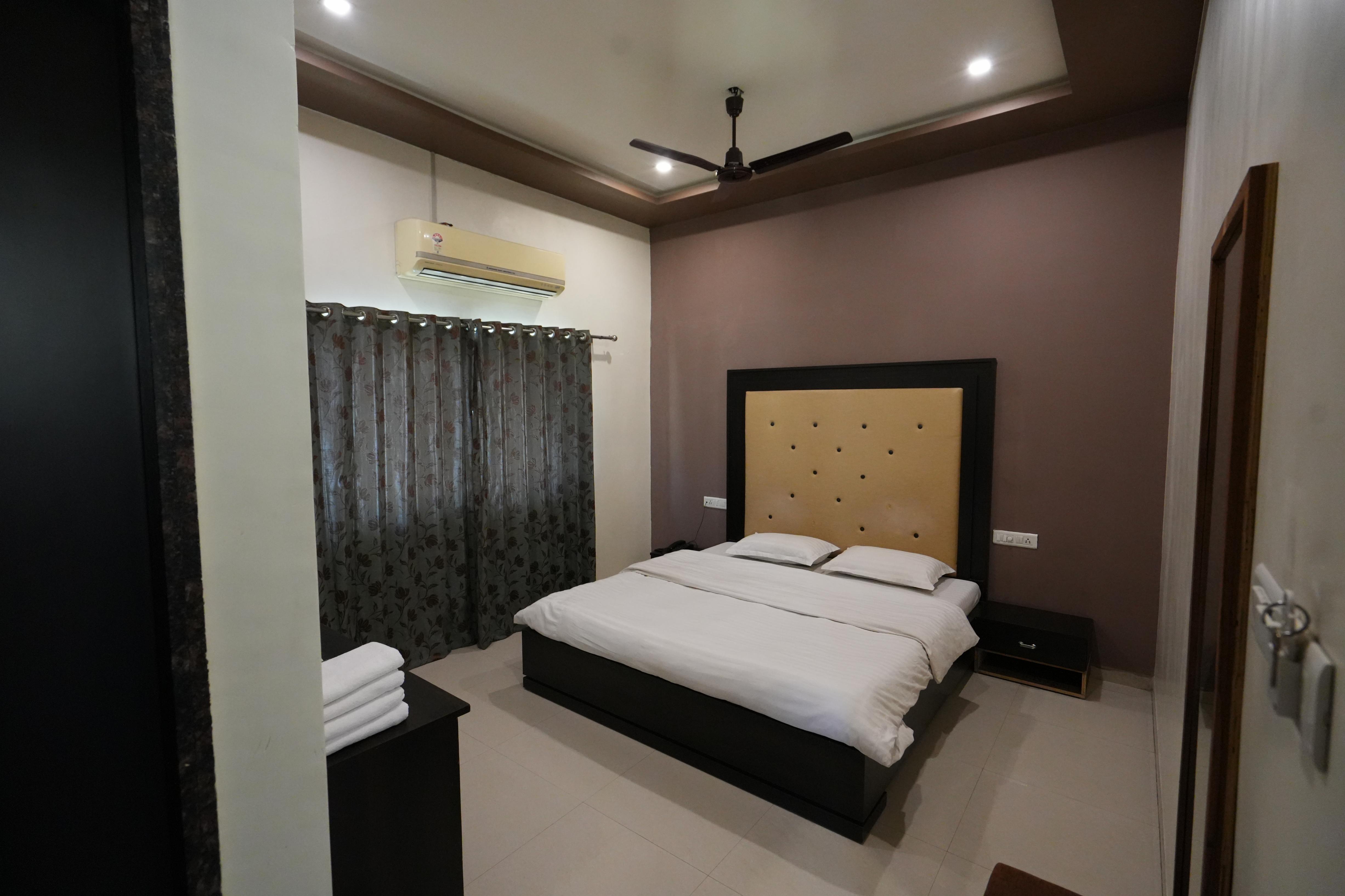 Hotel Ravi Residency - Tap to explore photos