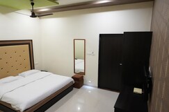 Hotel Ravi Residency