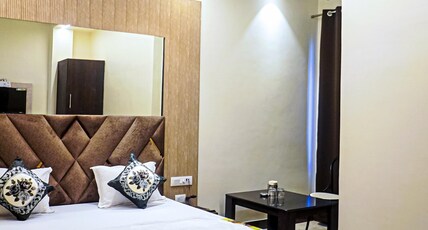 Hotel Crystal Room Type - Deluxe Room