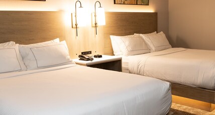 DoubleTree by Hilton Austin, MN Room Type - 2 QUEEN GROUND FLOOR