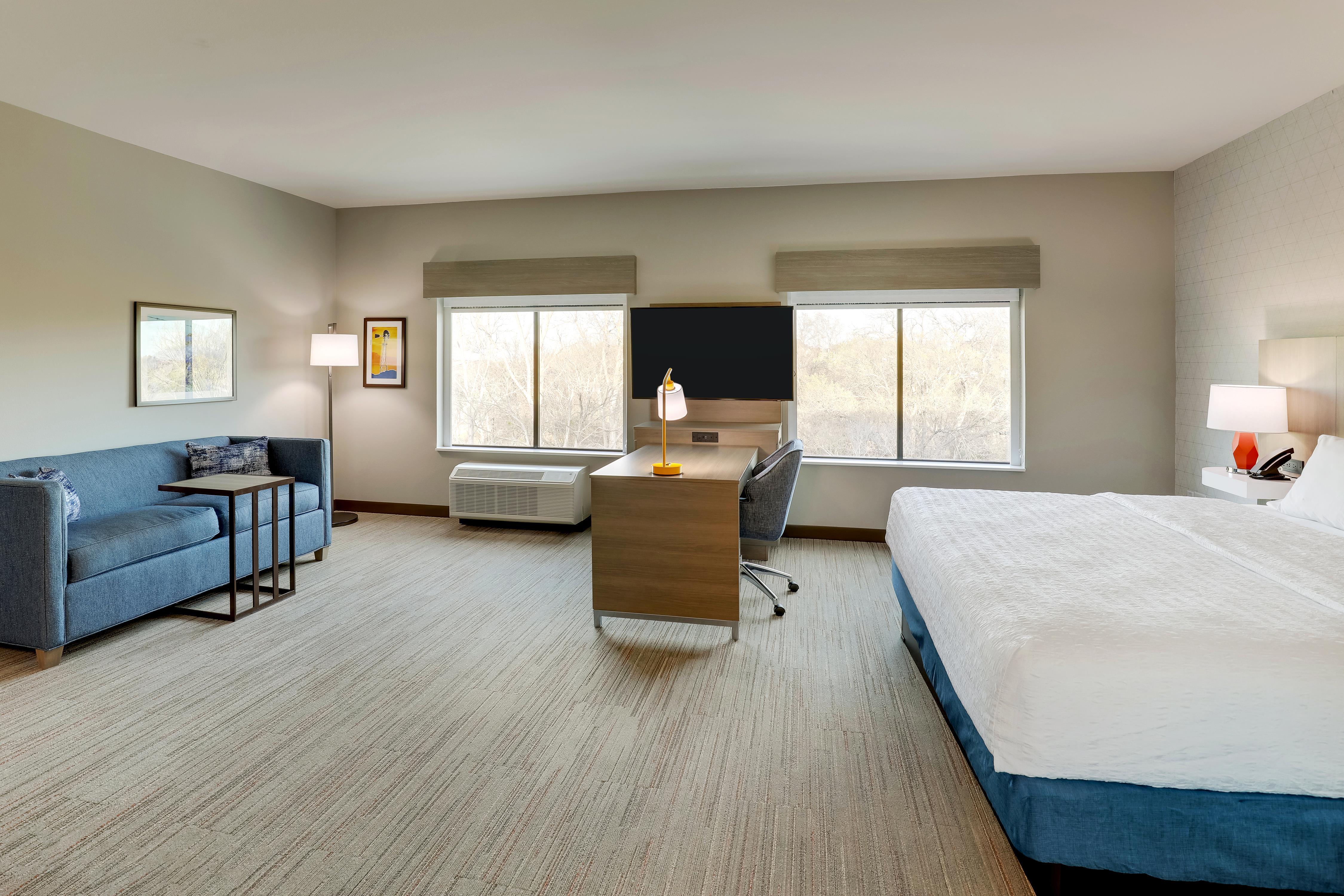 Hampton Inn & Suites by Hilton Weatherford - Tap to explore photos