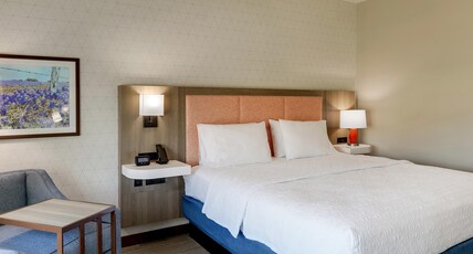 Hampton Inn & Suites by Hilton Weatherford Room Type - 1 KNG HEARING ACC