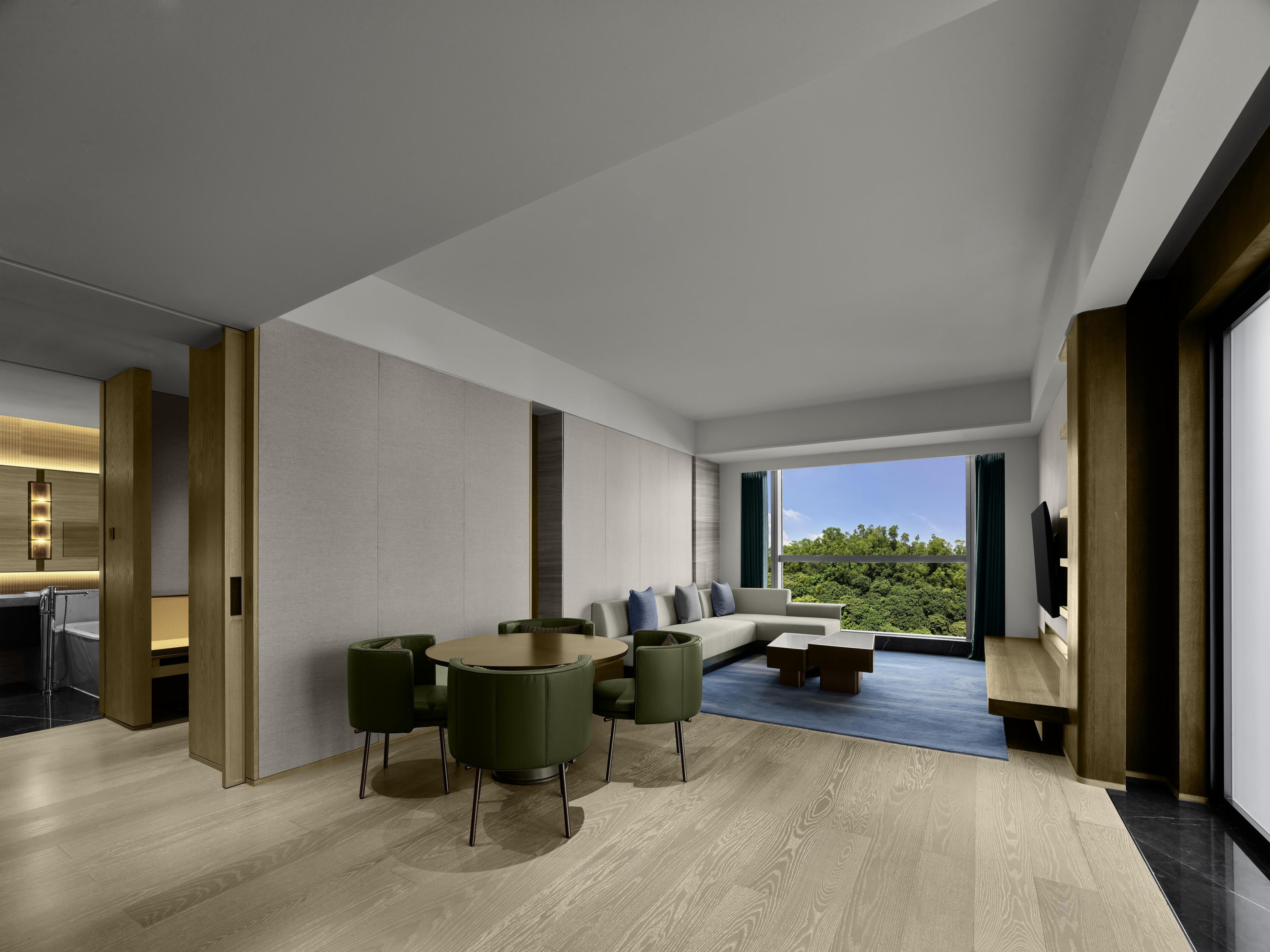 Hilton Zhuhai Room Type - KING PREMIUM SUITE