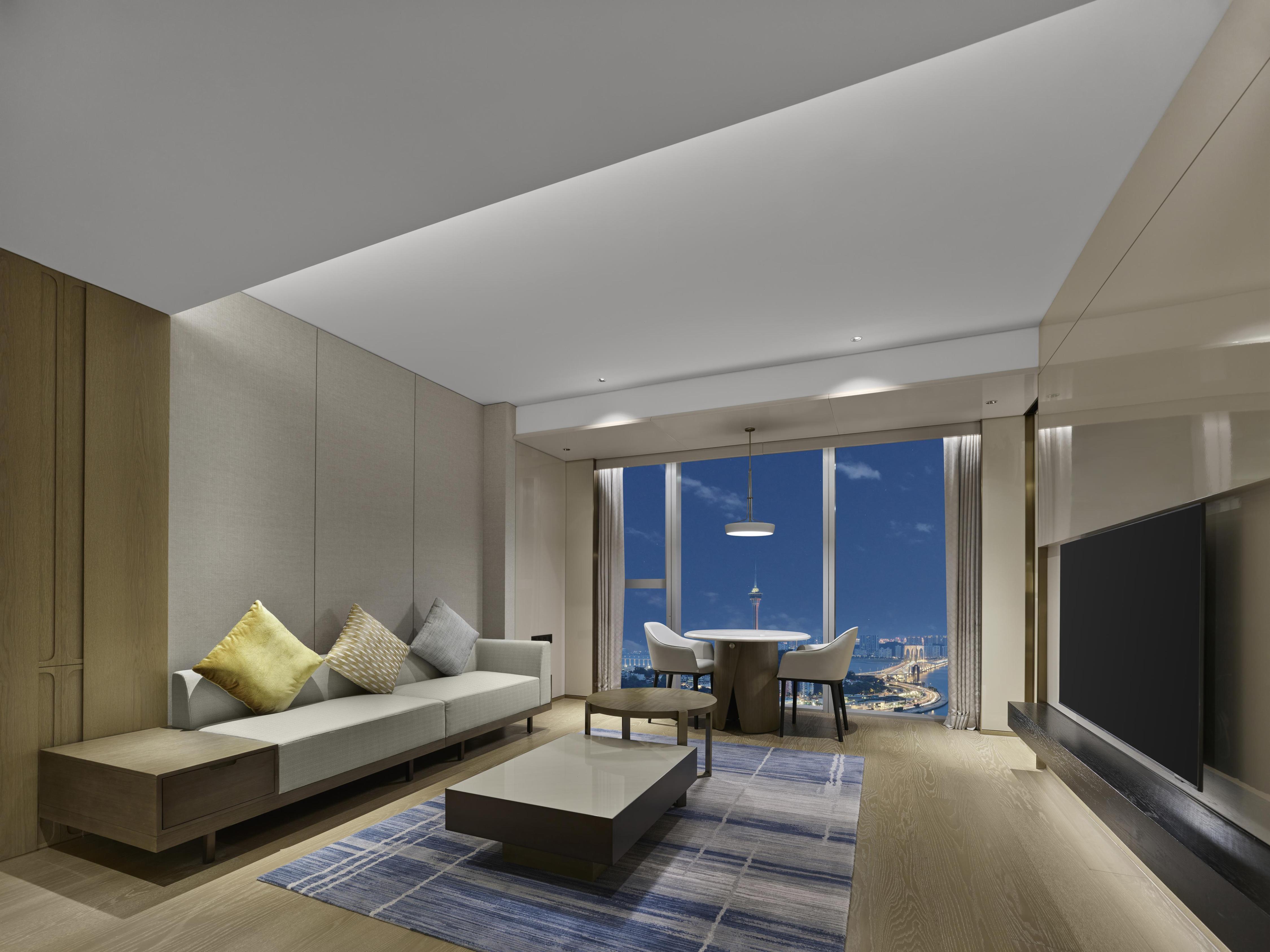 Hilton Zhuhai Room Type - KING DELUXE SUITE