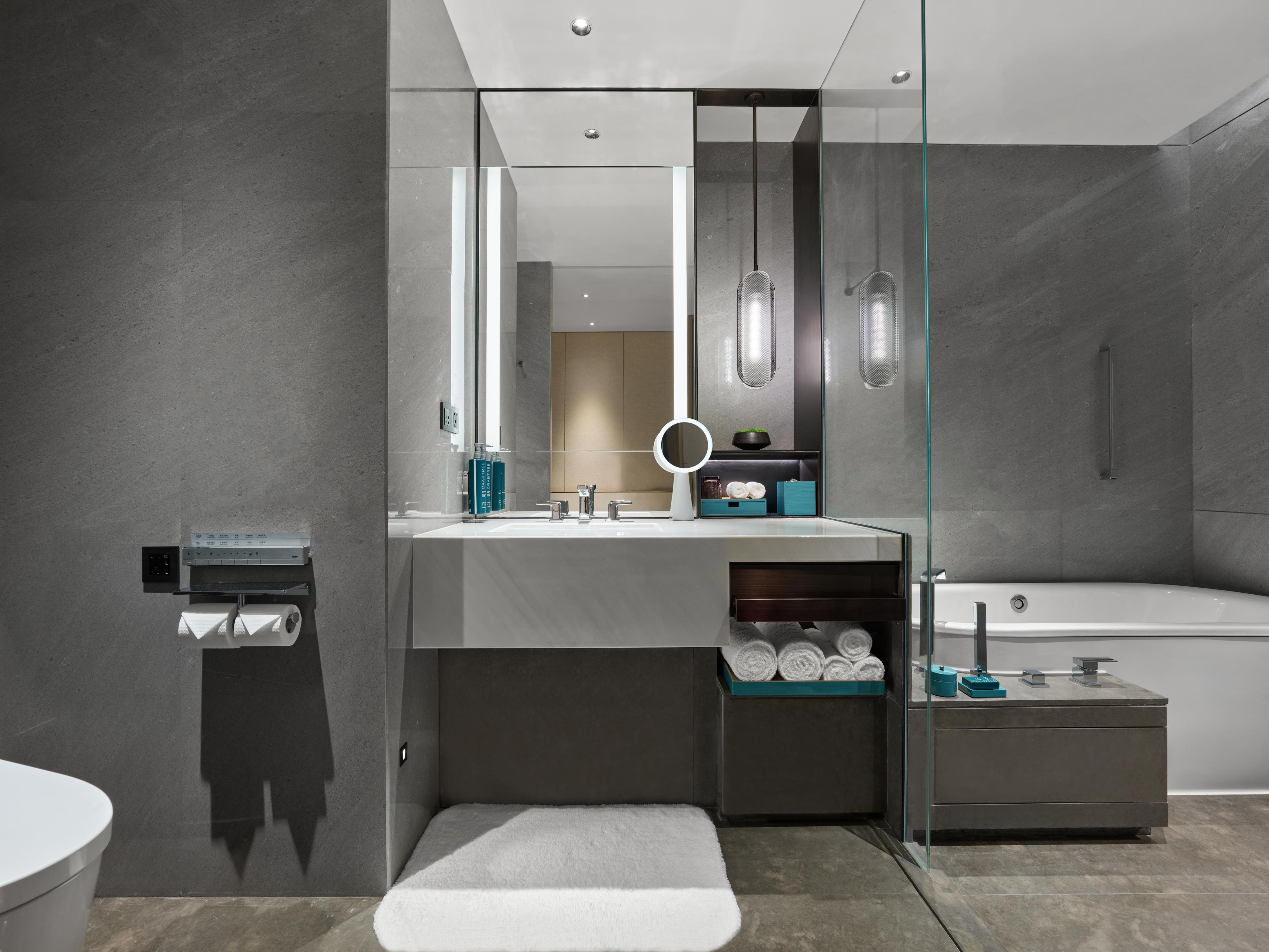 Hilton Zhuhai Room Type - TWIN EXE ROOM SEA VIEW