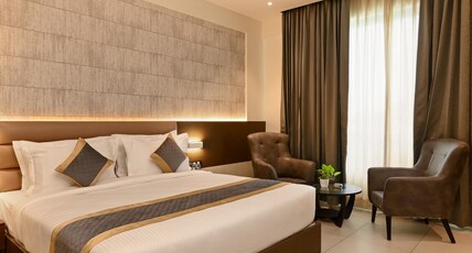 Effotel by Sayaji Sarola Room Type - Premium Room