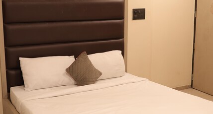 HOTEL CENTRAL AVENUE Room Type - Deluxe Room