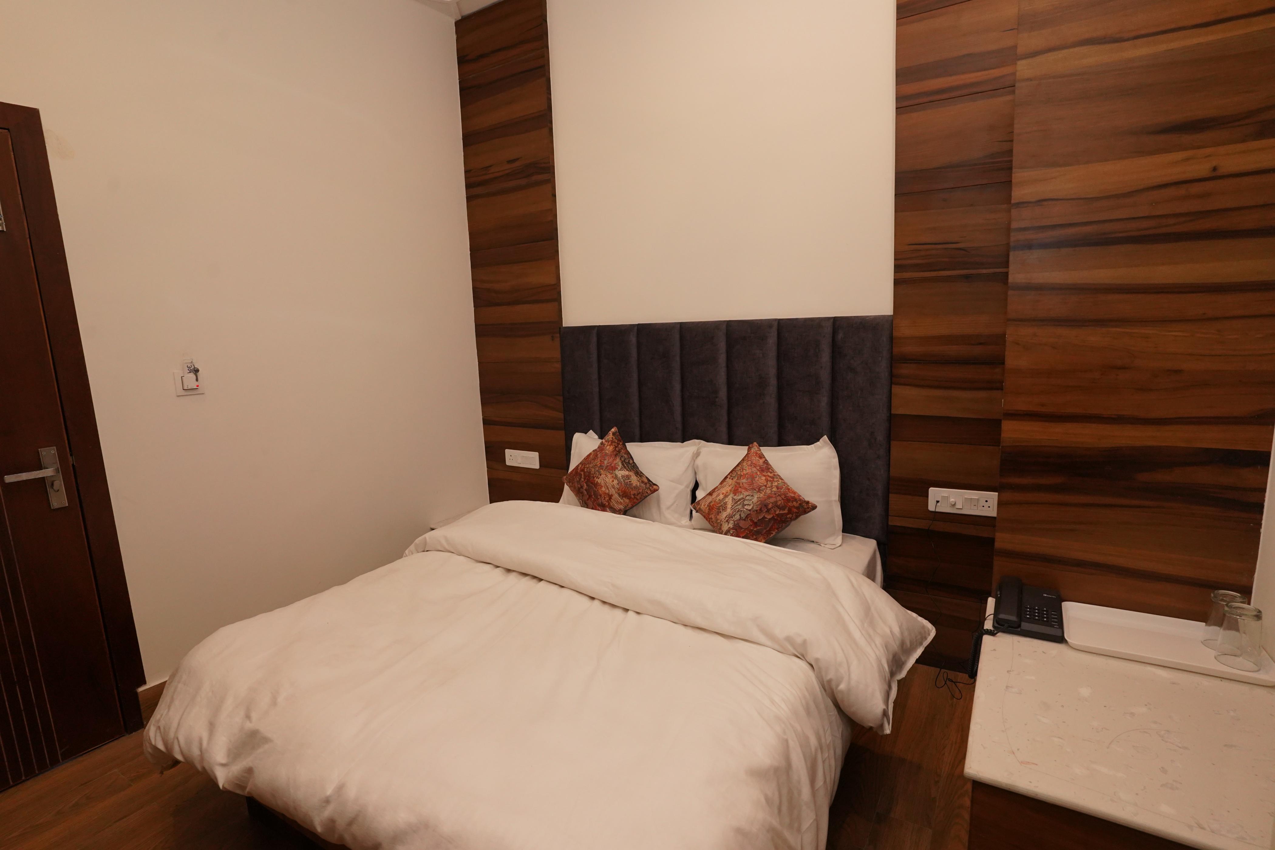 Hotel Aaria - Tap to explore photos