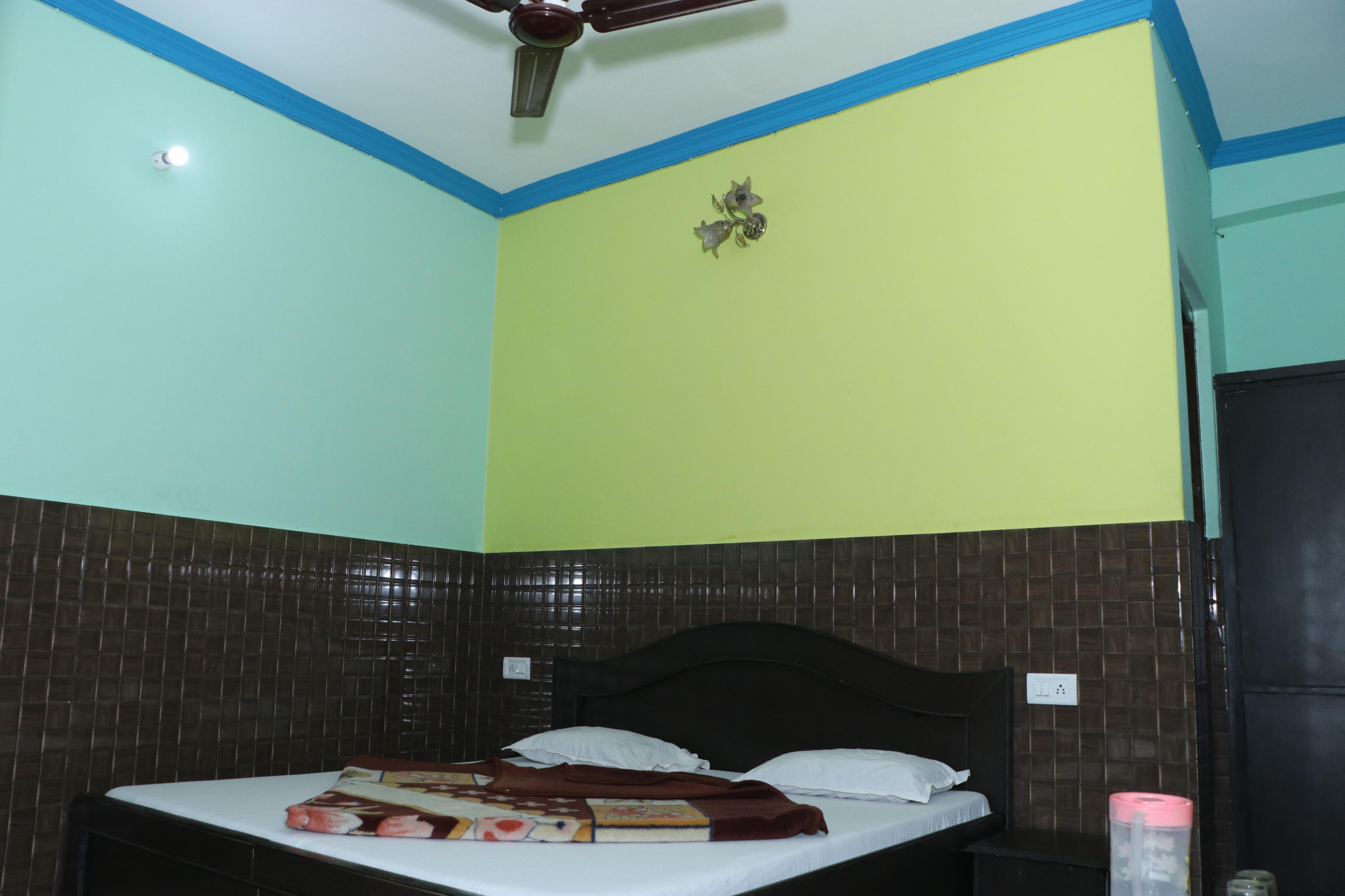 Hotel jk - Tap to explore photos