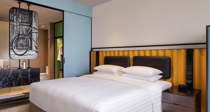Courtyard by Marriott Colombo Room Type - Premier Room, 1 King Bed, Non Smoking, Ocean View Courtyard by Marriott Colombo Room Type - Premier Room, 1 King Bed, Non Smoking, Ocean View