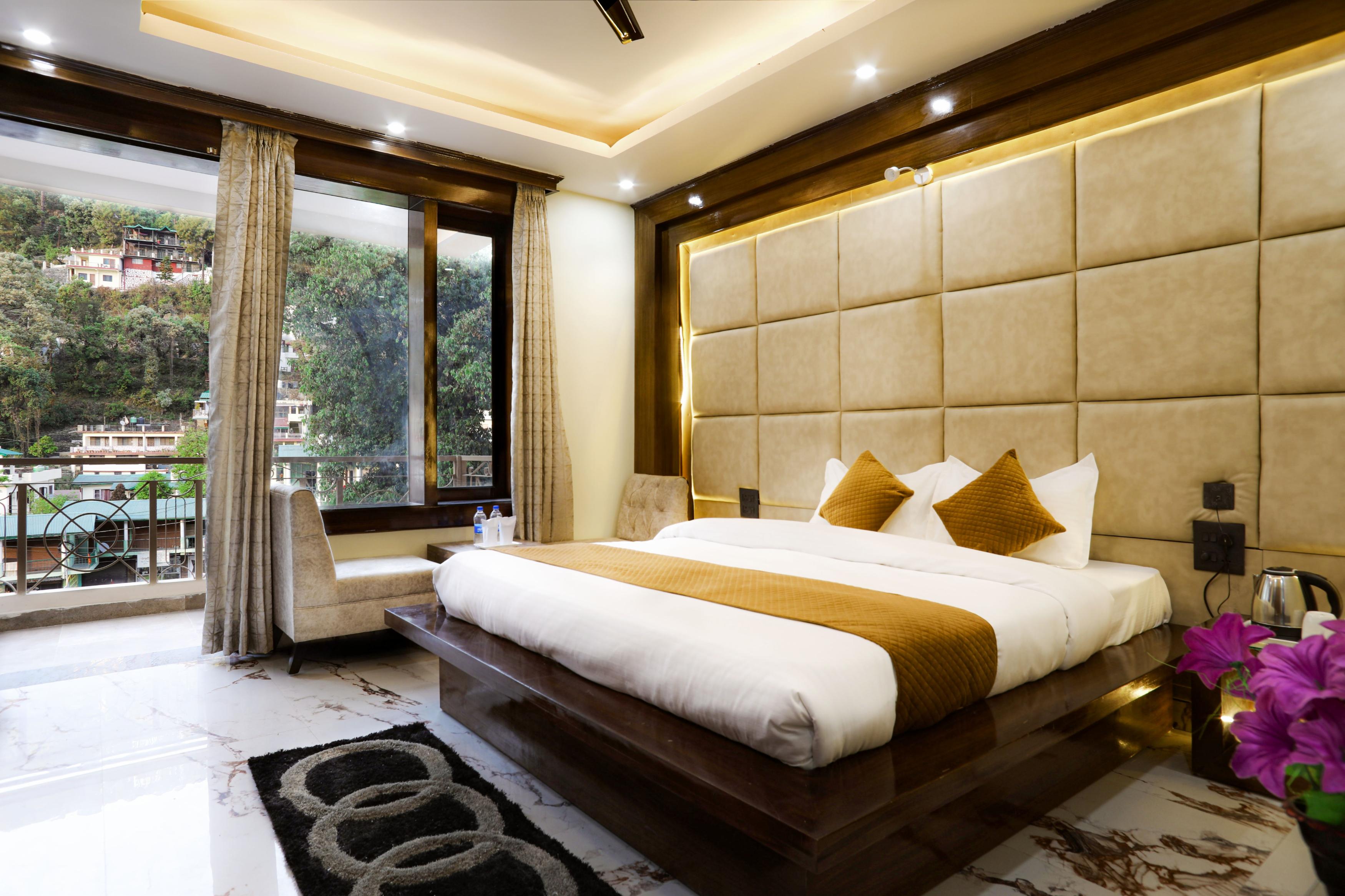 Hotel VinSober Monal(10 Min Drive to Kainchi Dham) - Tap to explore photos