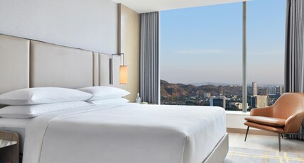 Le Meridien Navi Mumbai Room Type - Deluxe Guest Room, 1 King, Courtyard View Le Meridien Navi Mumbai Room Type - Deluxe Guest Room, 1 King, Courtyard View