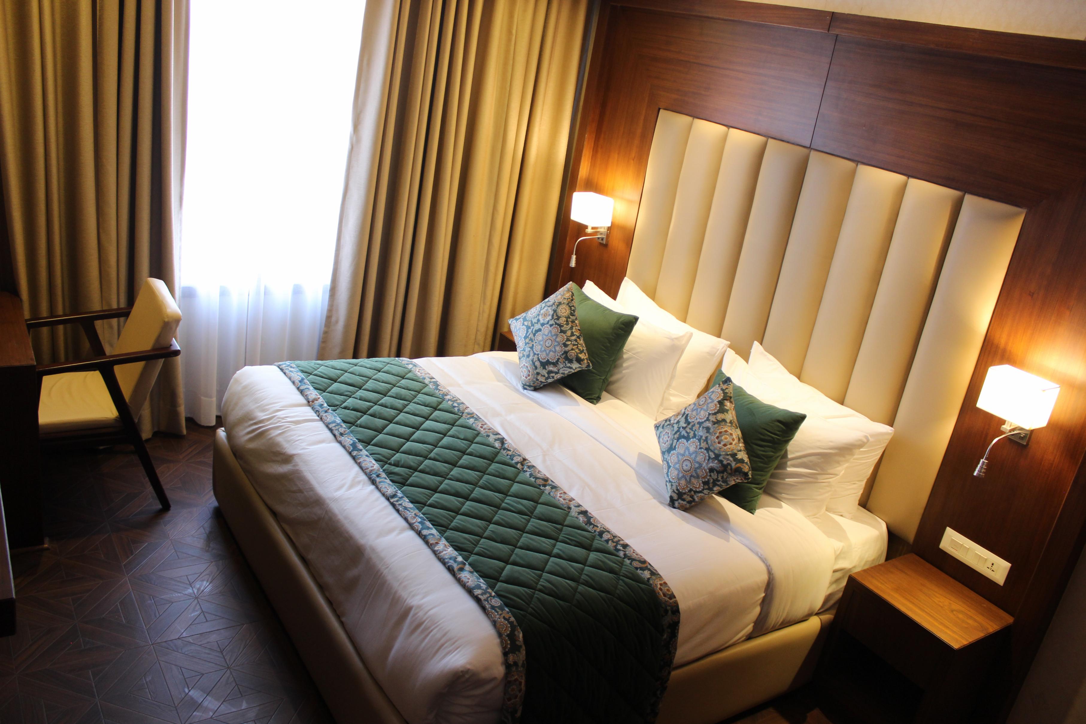 WelcomHeritage Grand Srinagar - Tap to explore photos