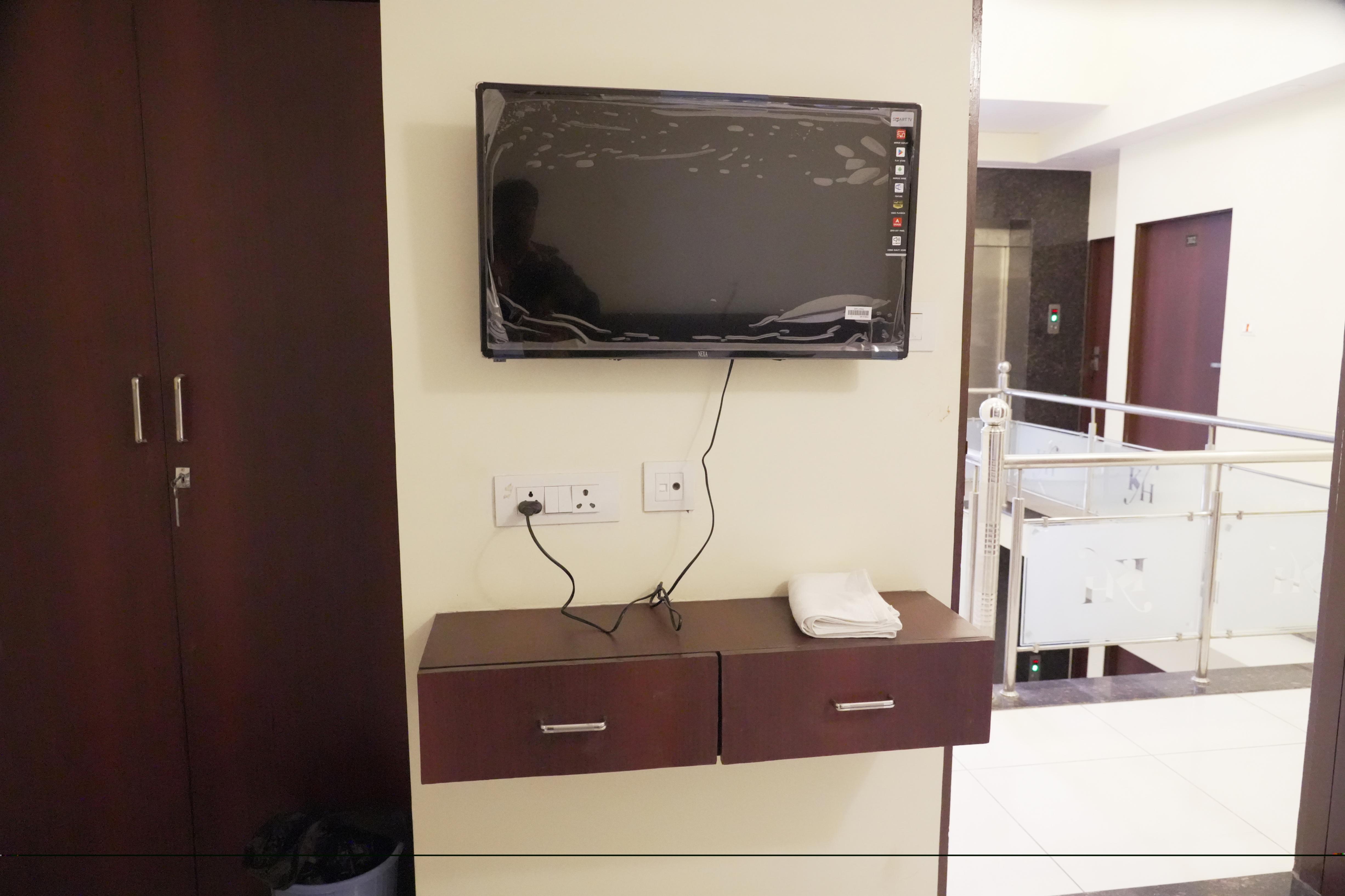 hotel shree narayan palace - Tap to explore photos