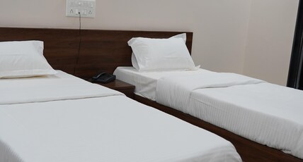 Chitrakoot Residency Room Type - Standard (with breakfast)