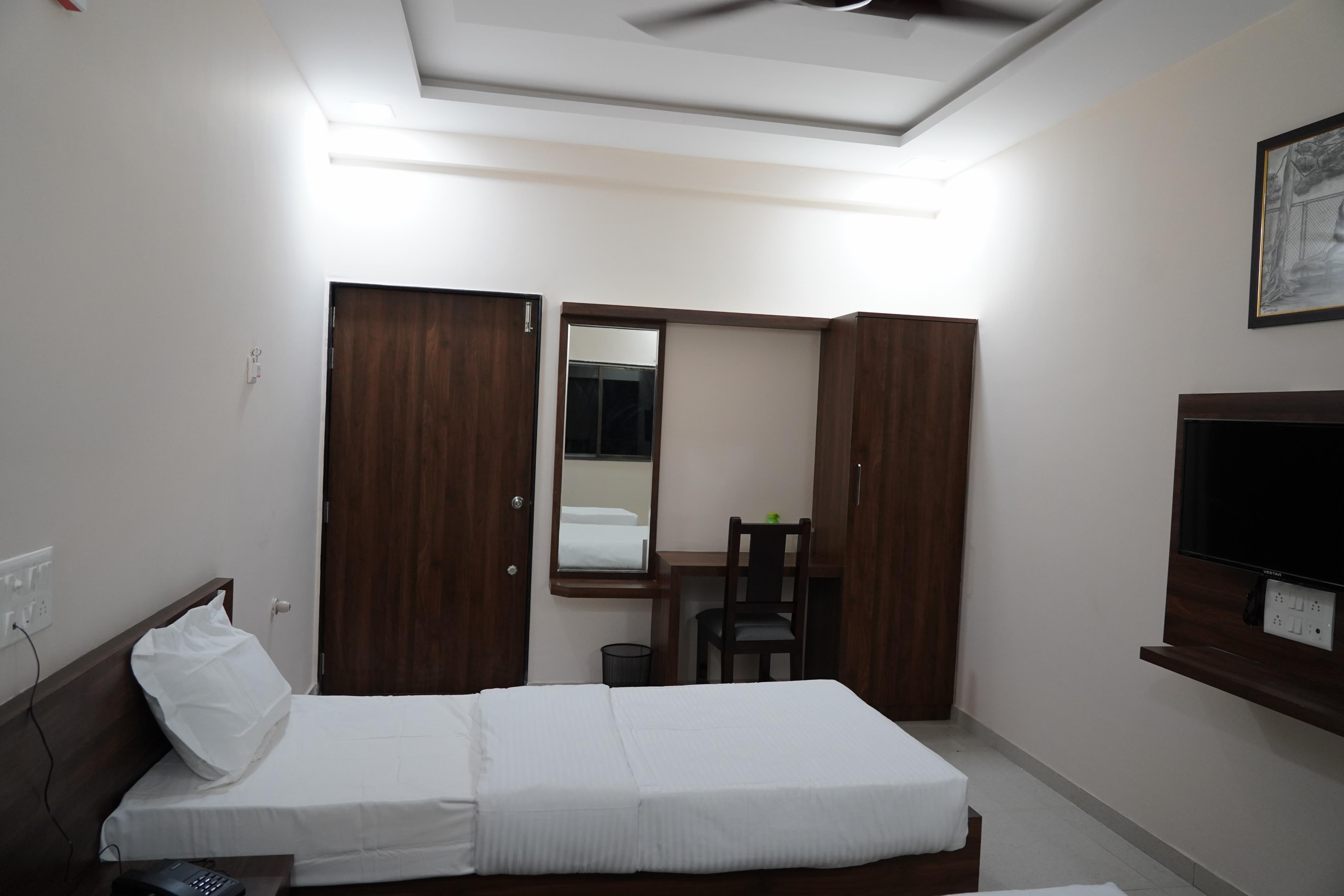 Chitrakoot Residency - Tap to explore photos