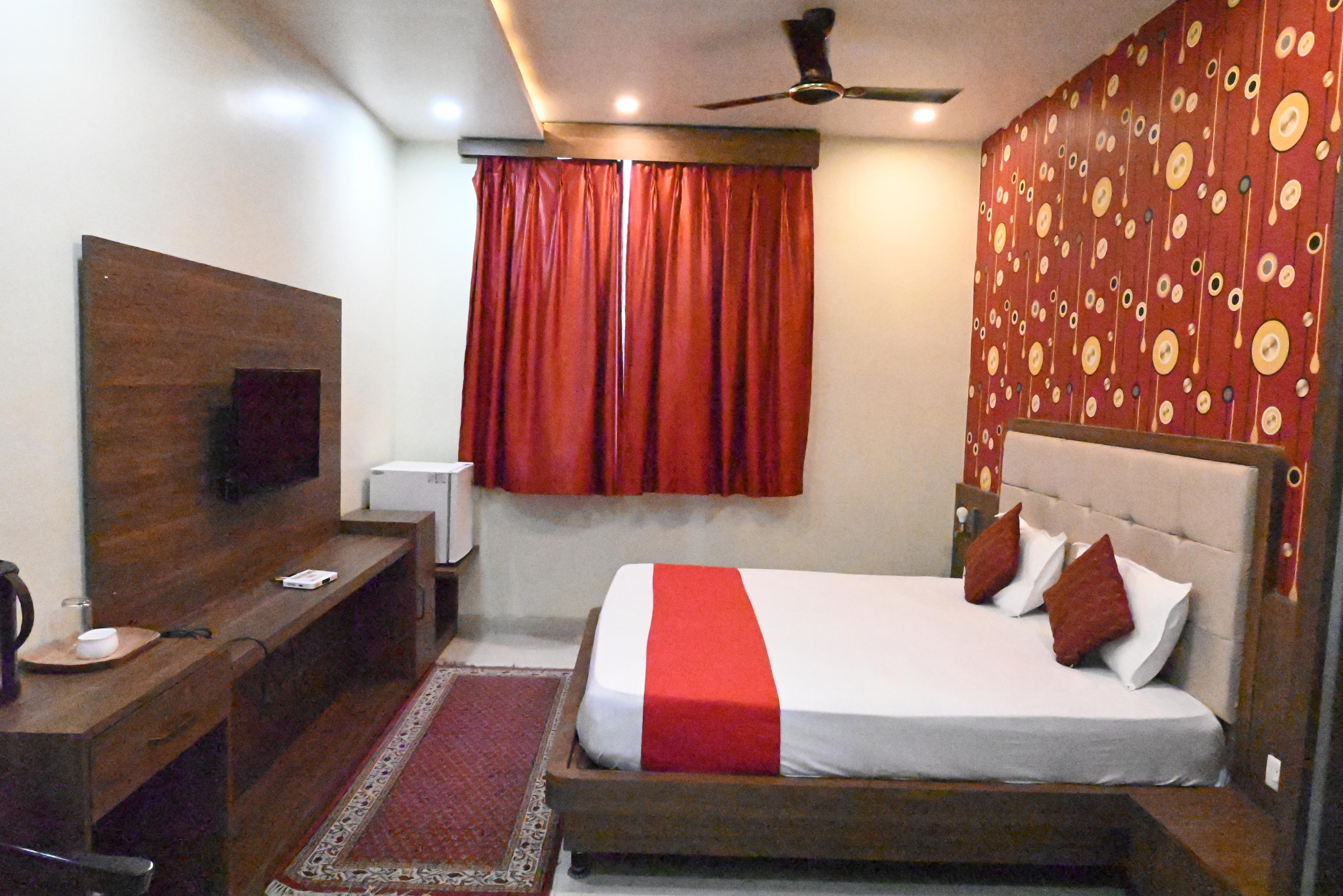 HOTEL SIDDHANT PALACE Room Type - Premium Room
