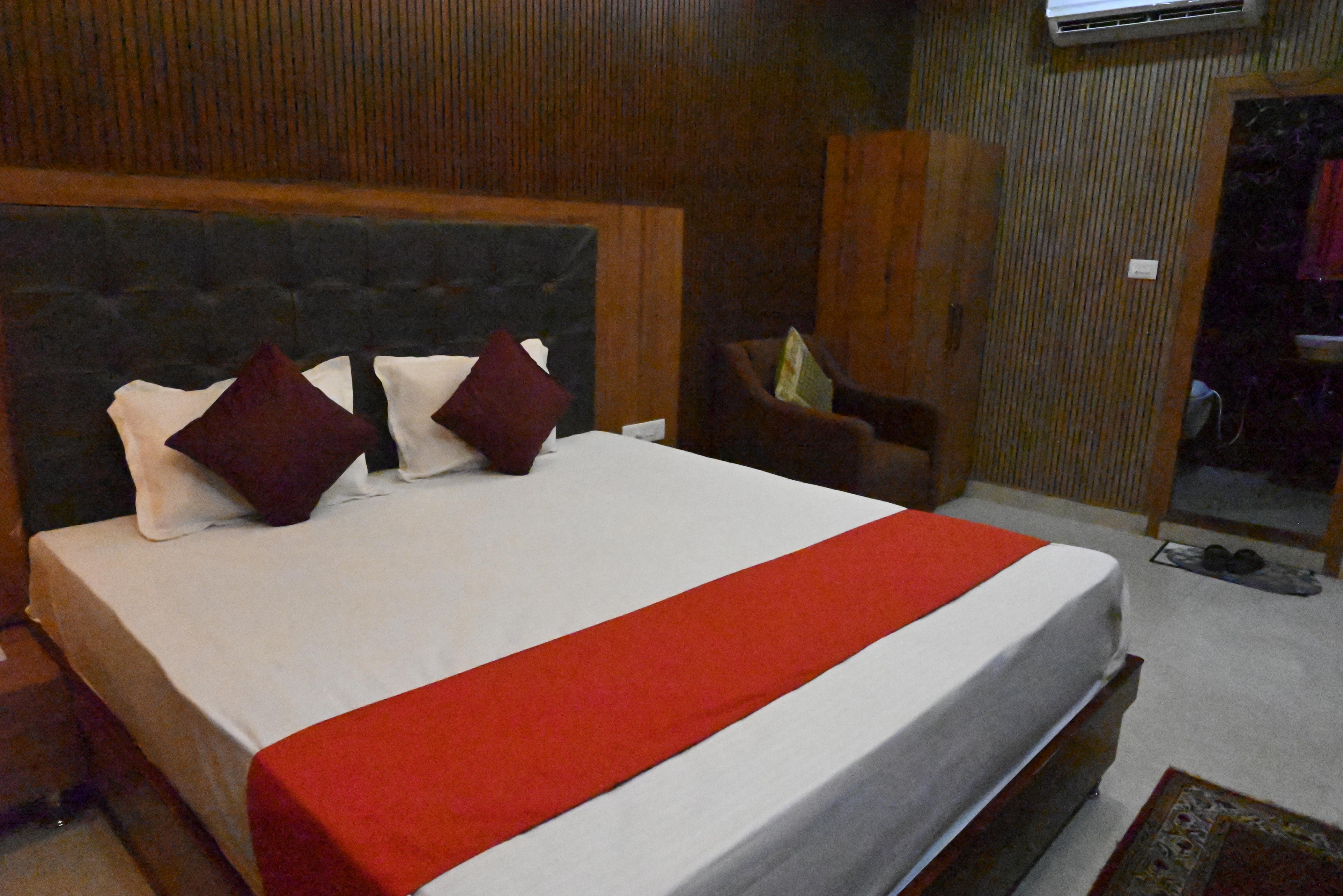 HOTEL SIDDHANT PALACE - Tap to explore photos