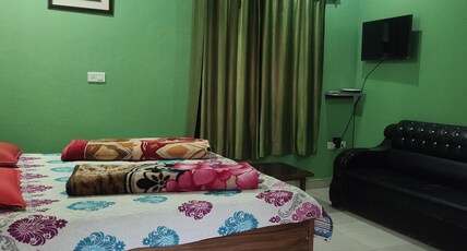 Hotel Gauri and Restaurant Room Type - Executive Room