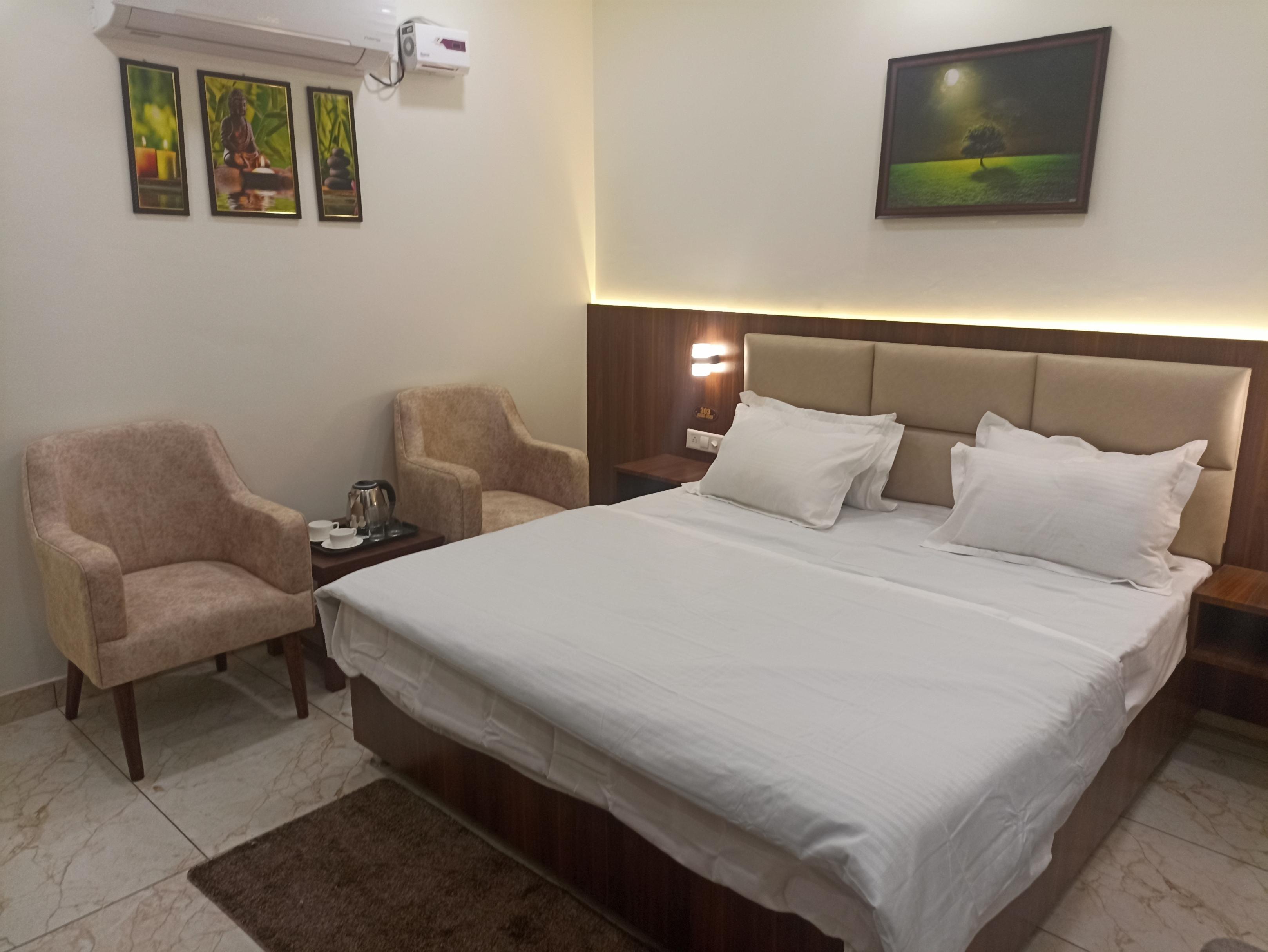 hotel royal palace near Kal ka chowk ambala - Tap to explore photos
