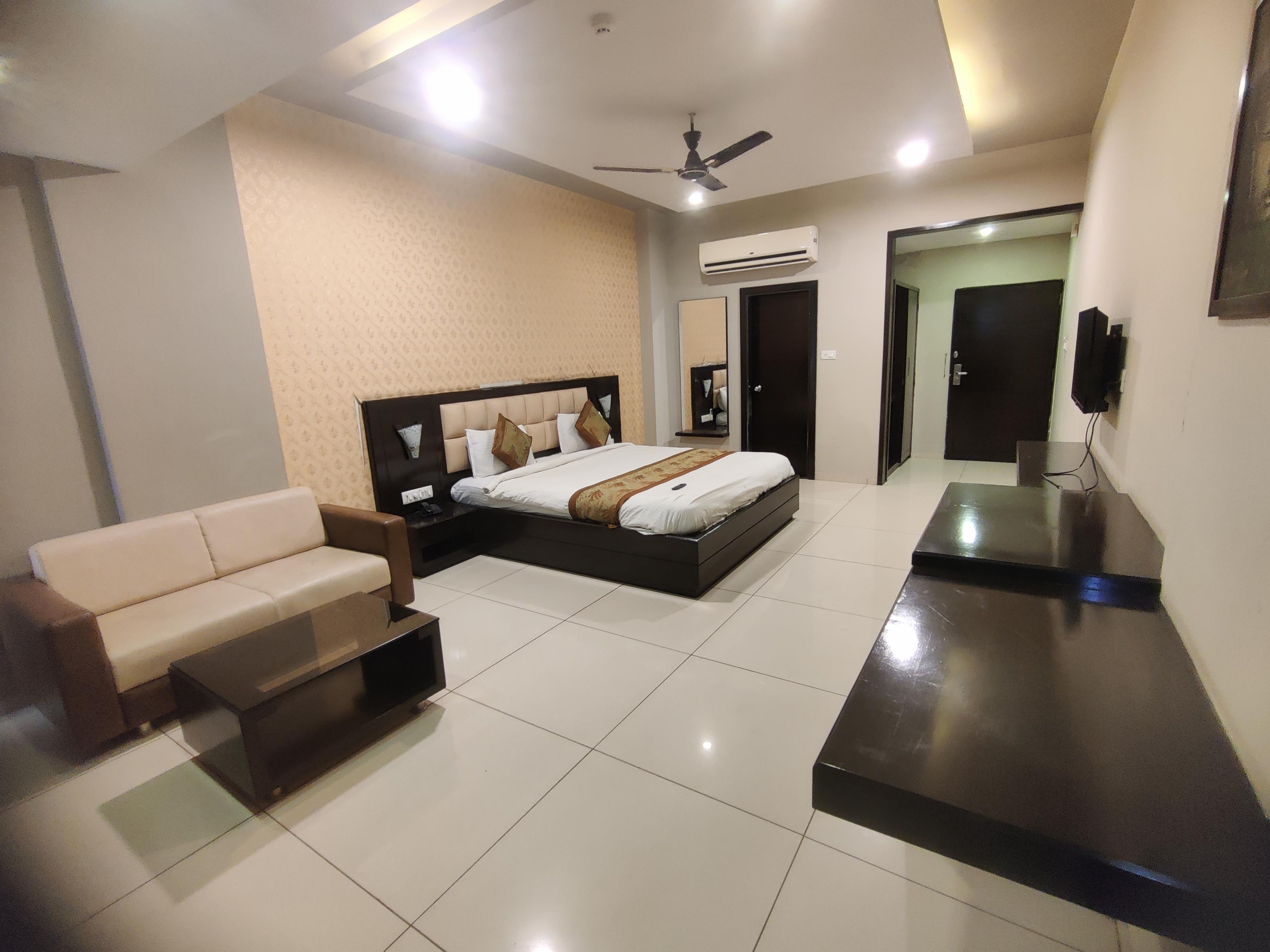 Hotel Restandview Room Type - Deluxe Room
