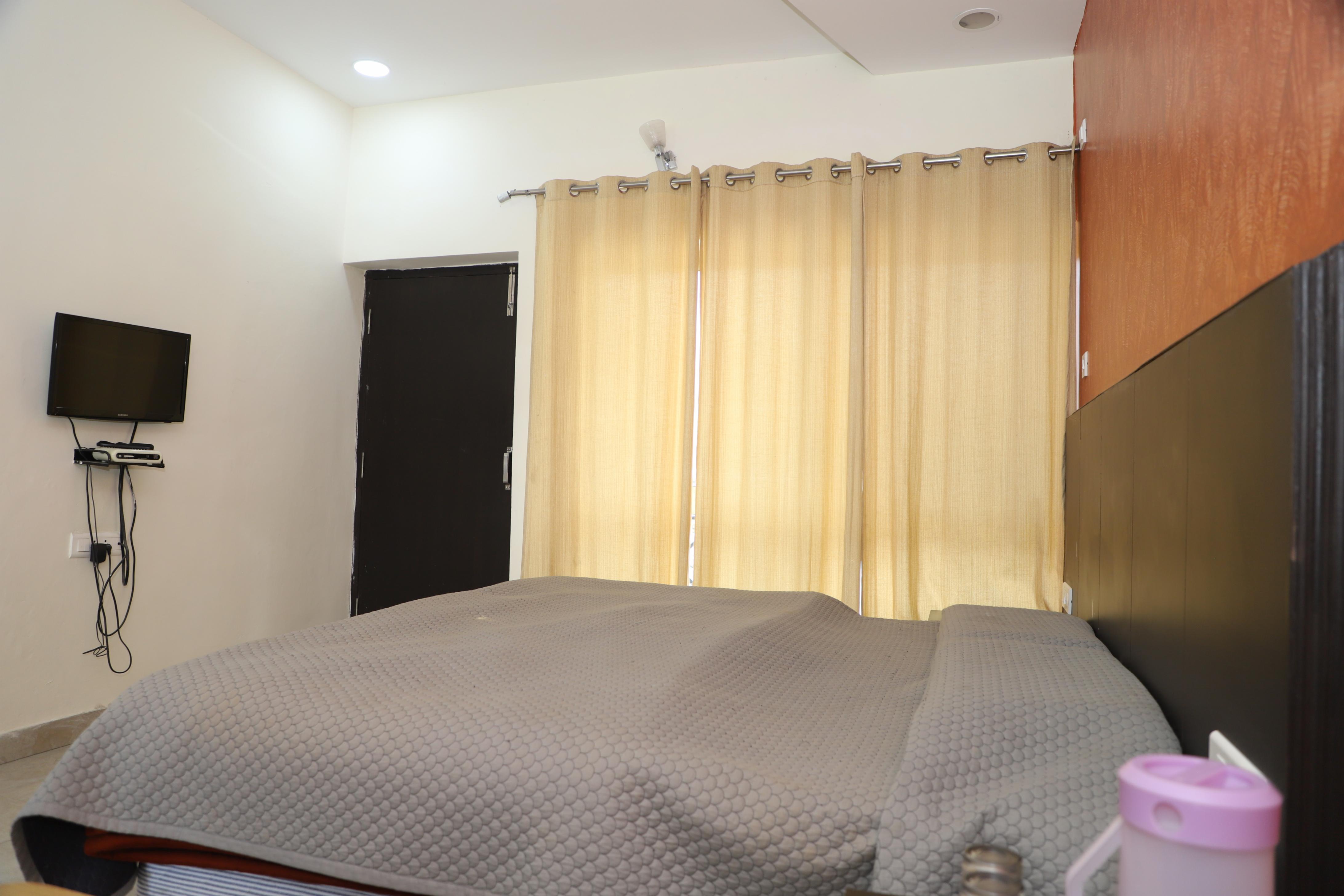 GMVN Hotel Kaleshwar on the Alaknanda - Tap to explore photos
