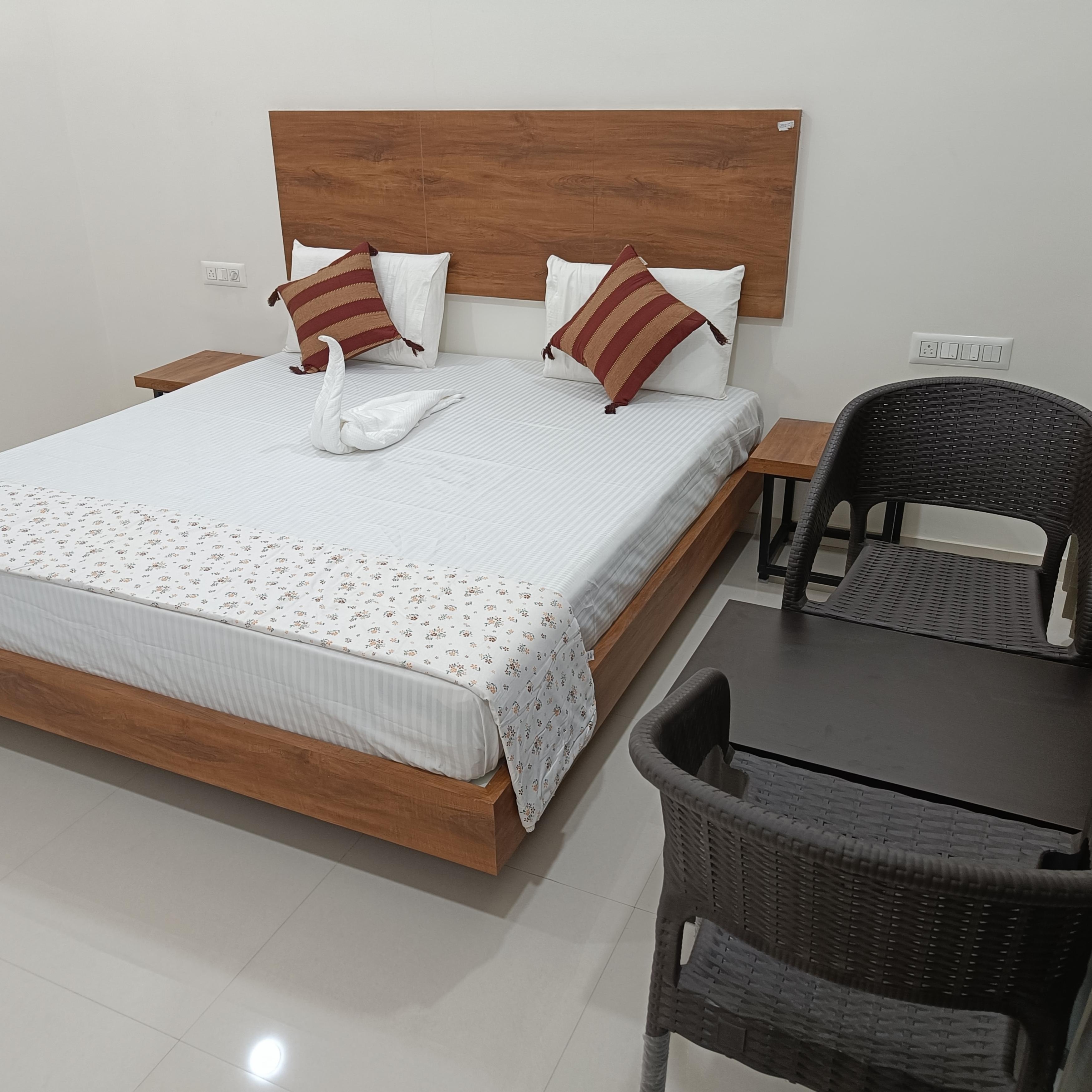 HIDEAWAY FARM STAY HAMPI Room Type - Primium room 1
