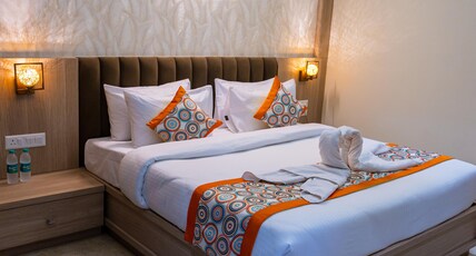 Hotel Golden Petals Room Type - Premium Front View