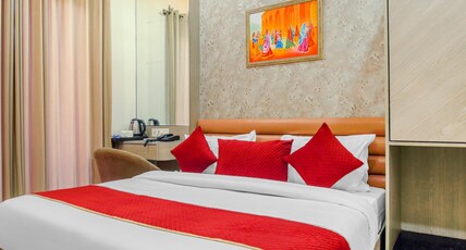 Hotel Golden Stay Room Type - Deluxe Room with Balcony (City View)