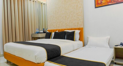 Hotel Golden Stay Room Type - Deluxe Triple Room