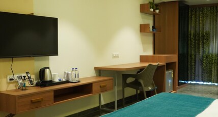 Hotel Om INn Room Type - Super Deluxe Room