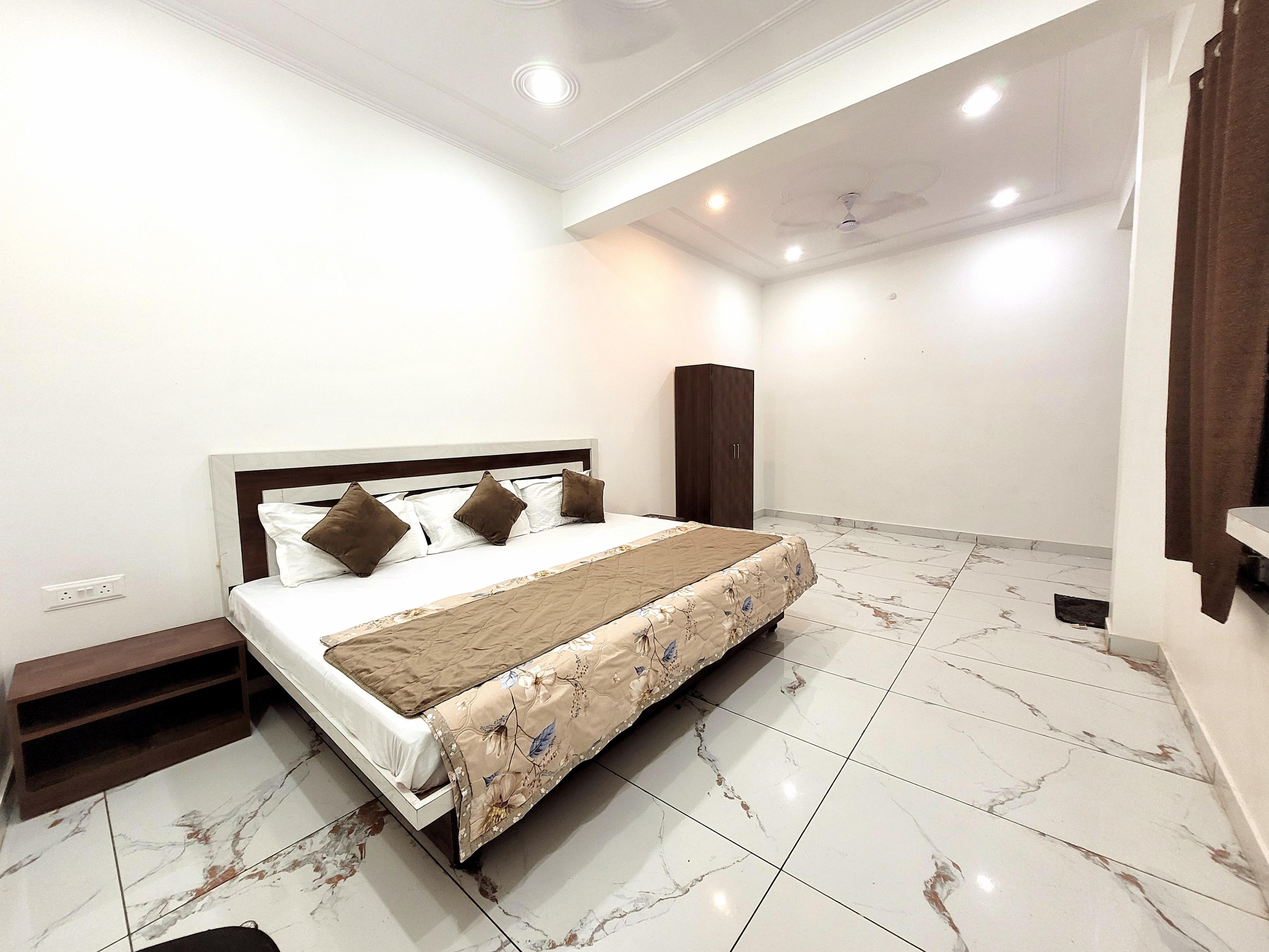 Hotel Ramghat Inn - River View - Tap to explore photos