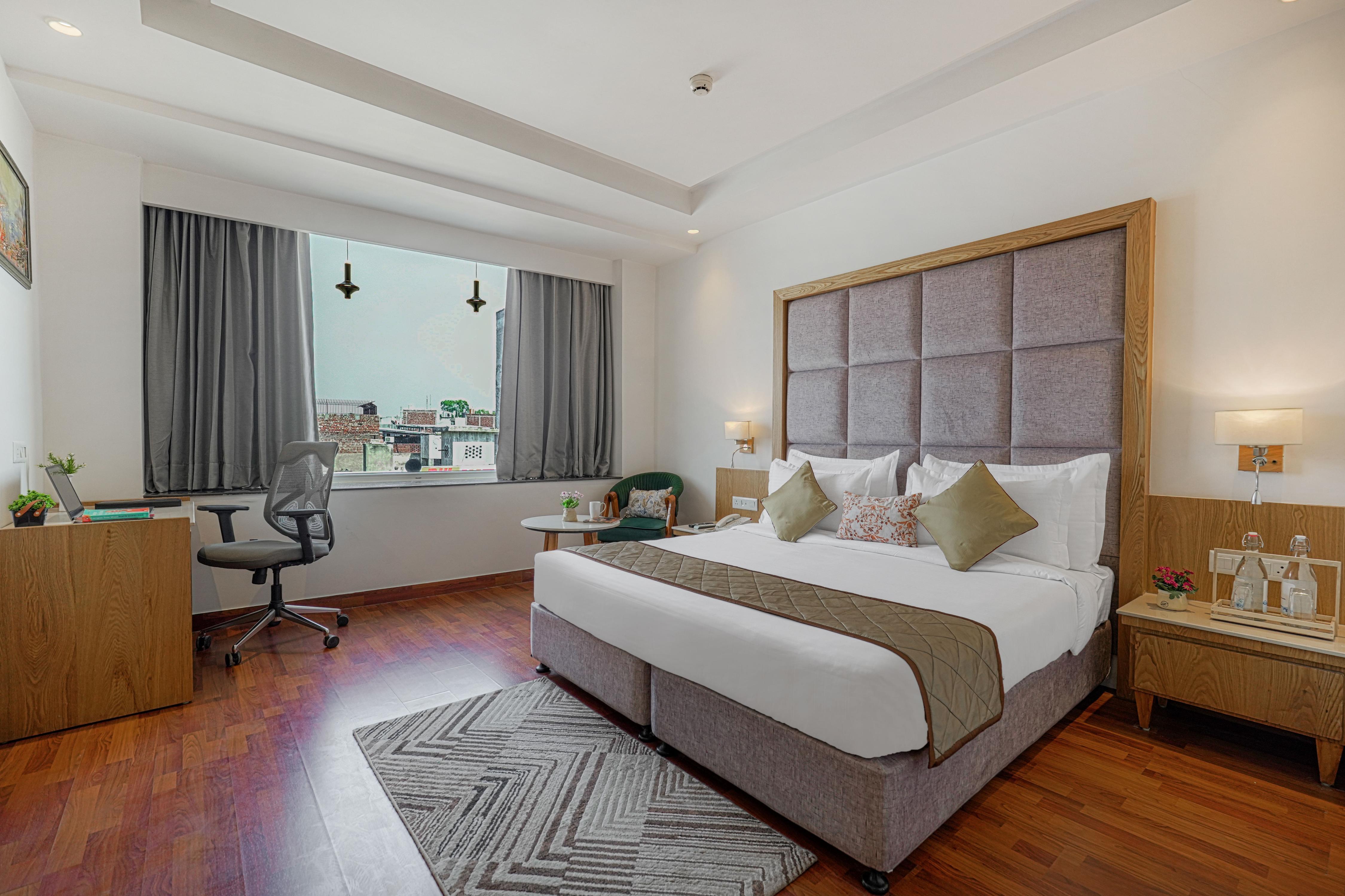 Quality Inn Elite By White Panda Hotels Room Type - LUXURY ROOM
