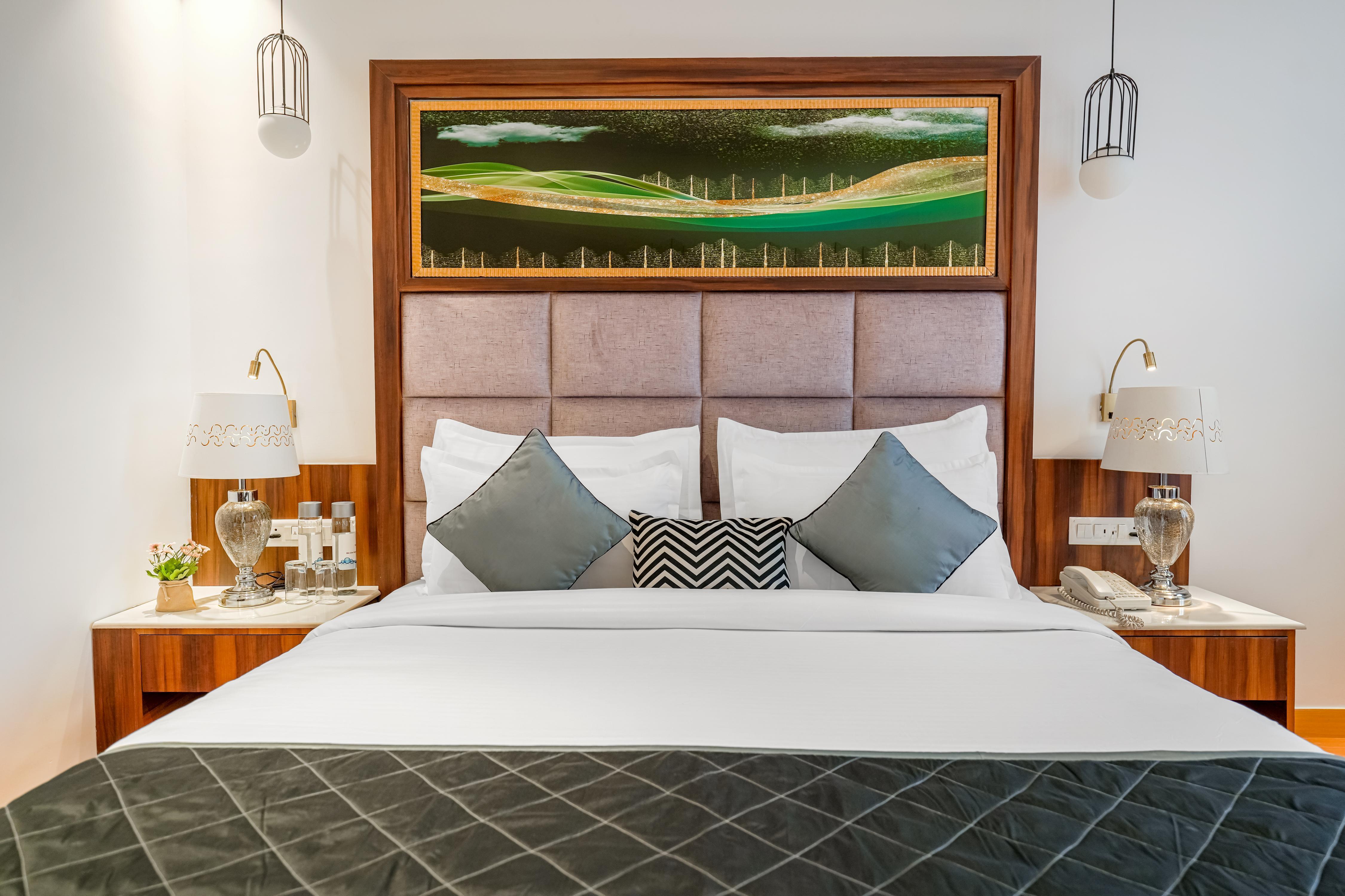 Quality Inn Elite By White Panda Hotels - Tap to explore photos