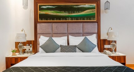 Quality Inn Elite By White Panda Hotels Room Type - DELUXE ROOM