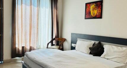 HOTEL JP VELVET Room Type - Deluxe Room