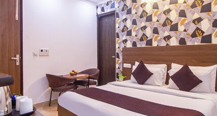 HOTEL SR PALACE@ 5 min From Delhi IGI Airport Room Type - Deluxe room With Free Wi-Fi HOTEL SR PALACE@ 5 min From Delhi IGI Airport Room Type - Deluxe room With Free Wi-Fi