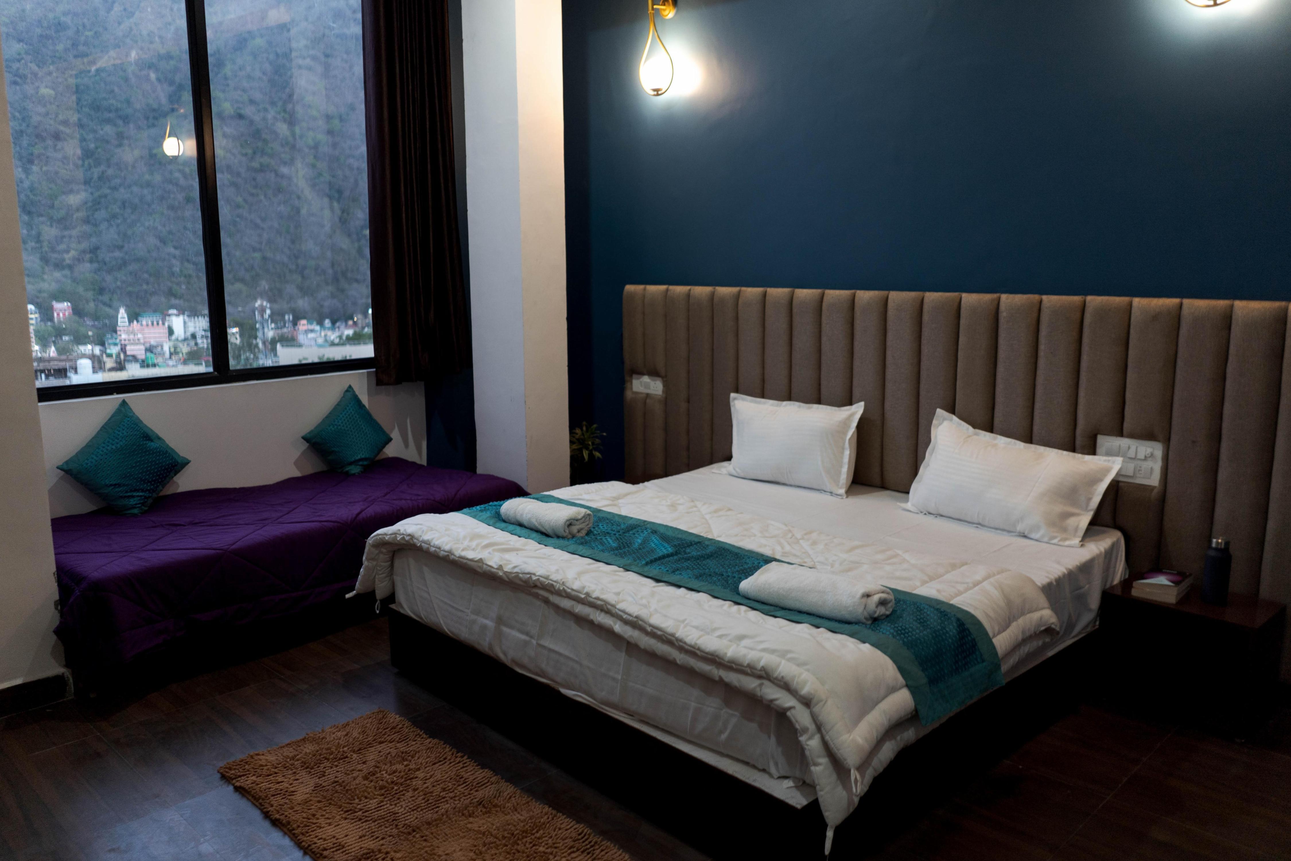 Spontrail Hostel Tapovan - Tap to explore photos