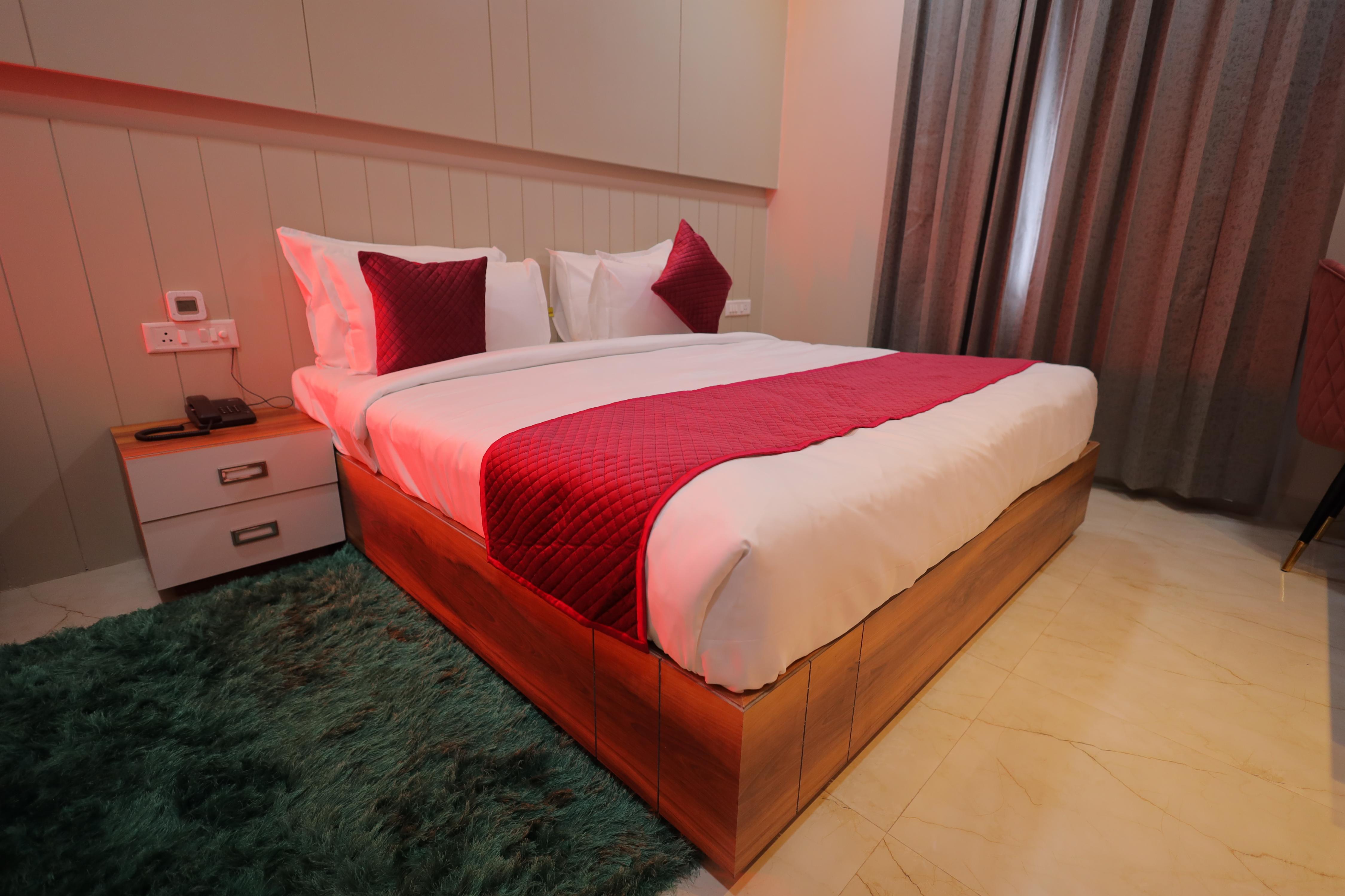 The Taj Crown Hotel Agra Room Type - Deluxe Room