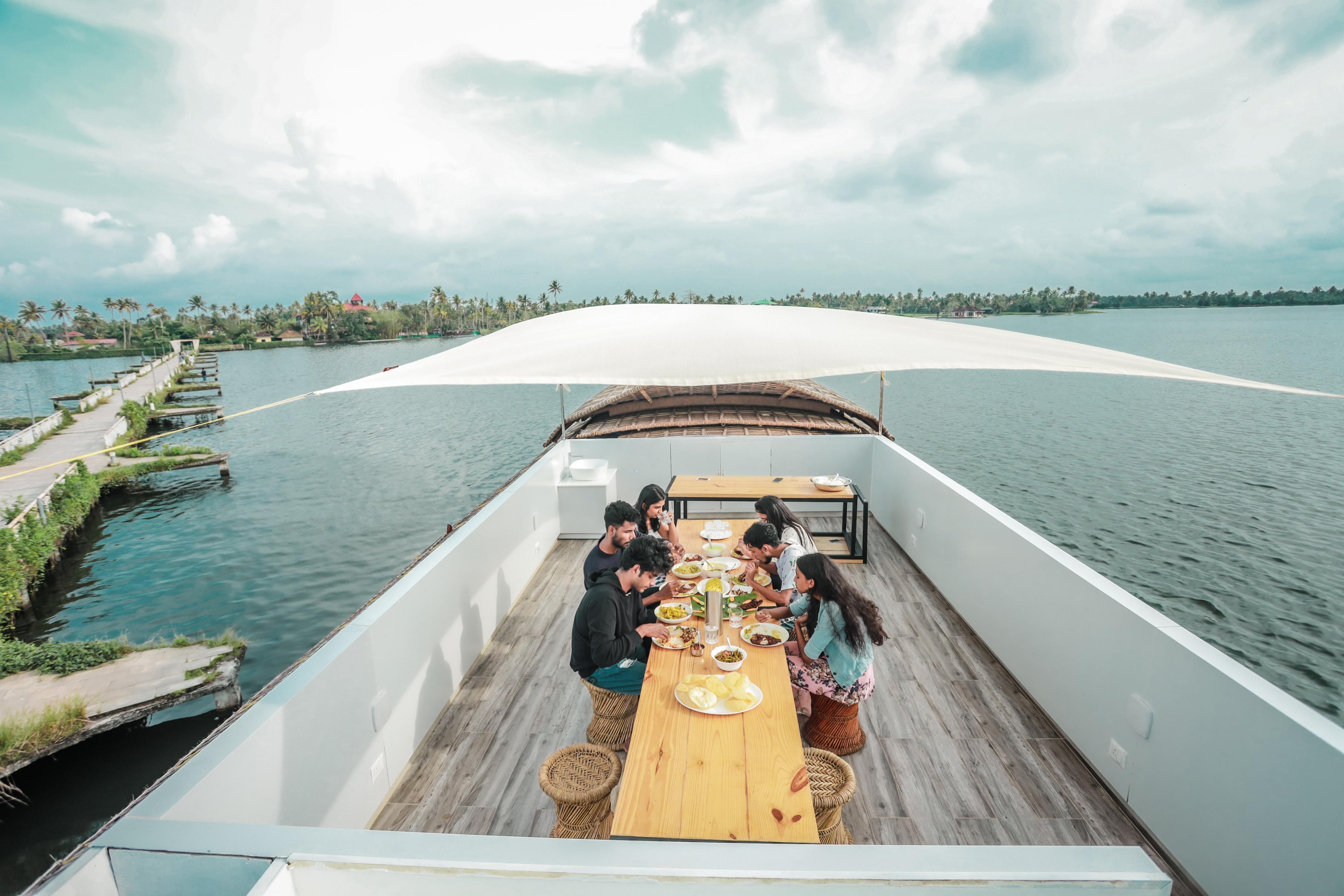 Angel Blue Houseboat Room Type - Five Bedroom Premium Houseboat
