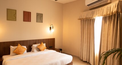 Narwar Lakefront Resort Room Type - Premium Cottage