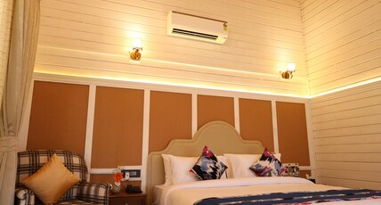 Foxoso Aaristo Baga Beach Resort Room Type - Pool View Cottage with Balcony 2 mins walk to Baga Beach