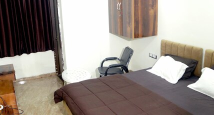 Kiwi Inn Hotel -Bhawarkuan Room Type - Standard Room
