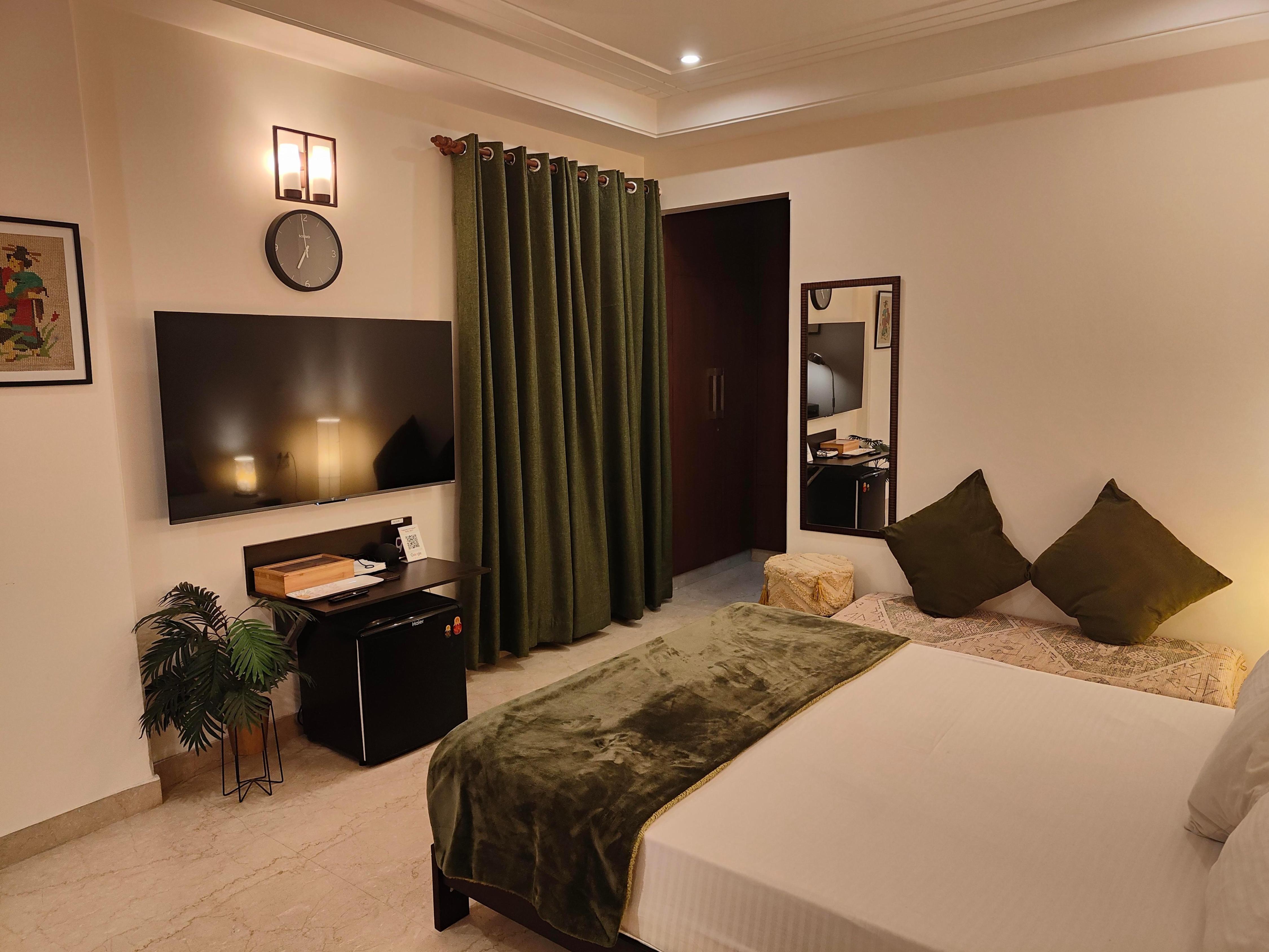 Ninho A Chic and Cosy private room in GK 2 - Tap to explore photos