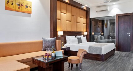 Tan N Sand Room Type - Deluxe Room with Private Jacuzzi