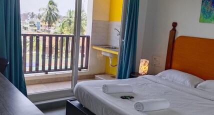 Auro Maison Room Type - Deluxe Queen Room AC